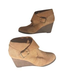 Lucky Brand Sumaran Wedge Booties 8.5 Tan Suede Buckle Boho Ankle Boots